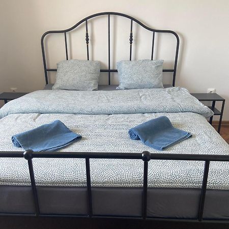 New Colorful Apartment With Big Balcony ブラチスラヴァ エクステリア 写真
