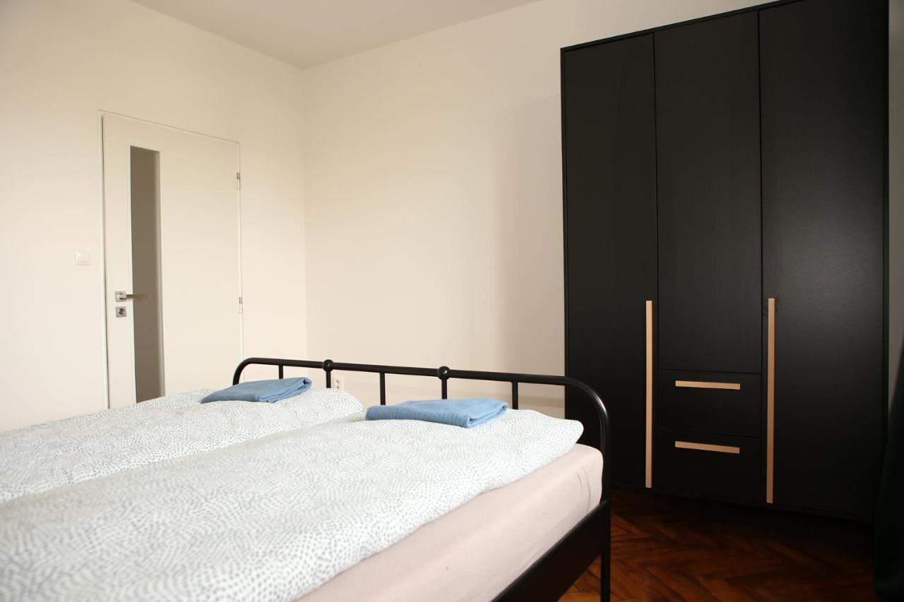 New Colorful Apartment With Big Balcony ブラチスラヴァ エクステリア 写真